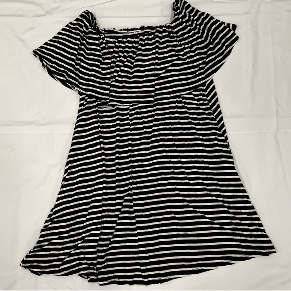 Vola La Fe Boutique Black & White Stripe Dress - Picture 4 of 5